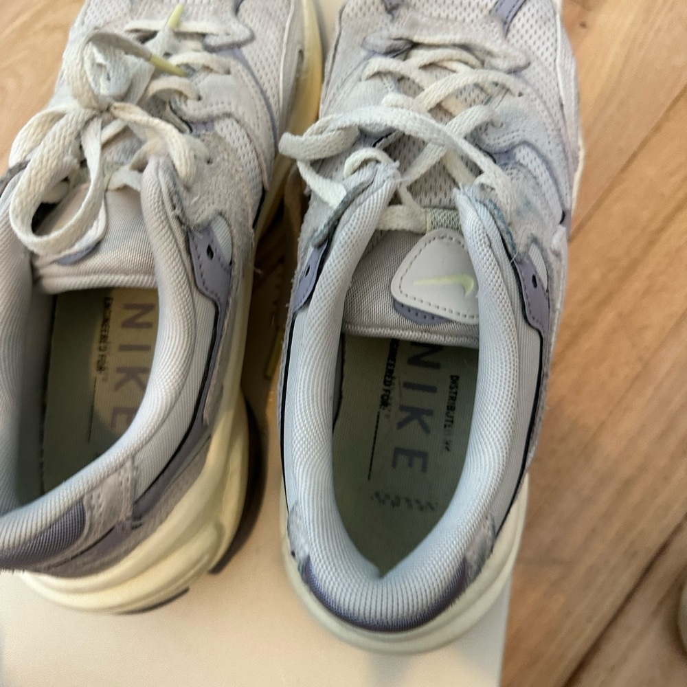 Nike Kids Sneakers - Light Gray and Cream